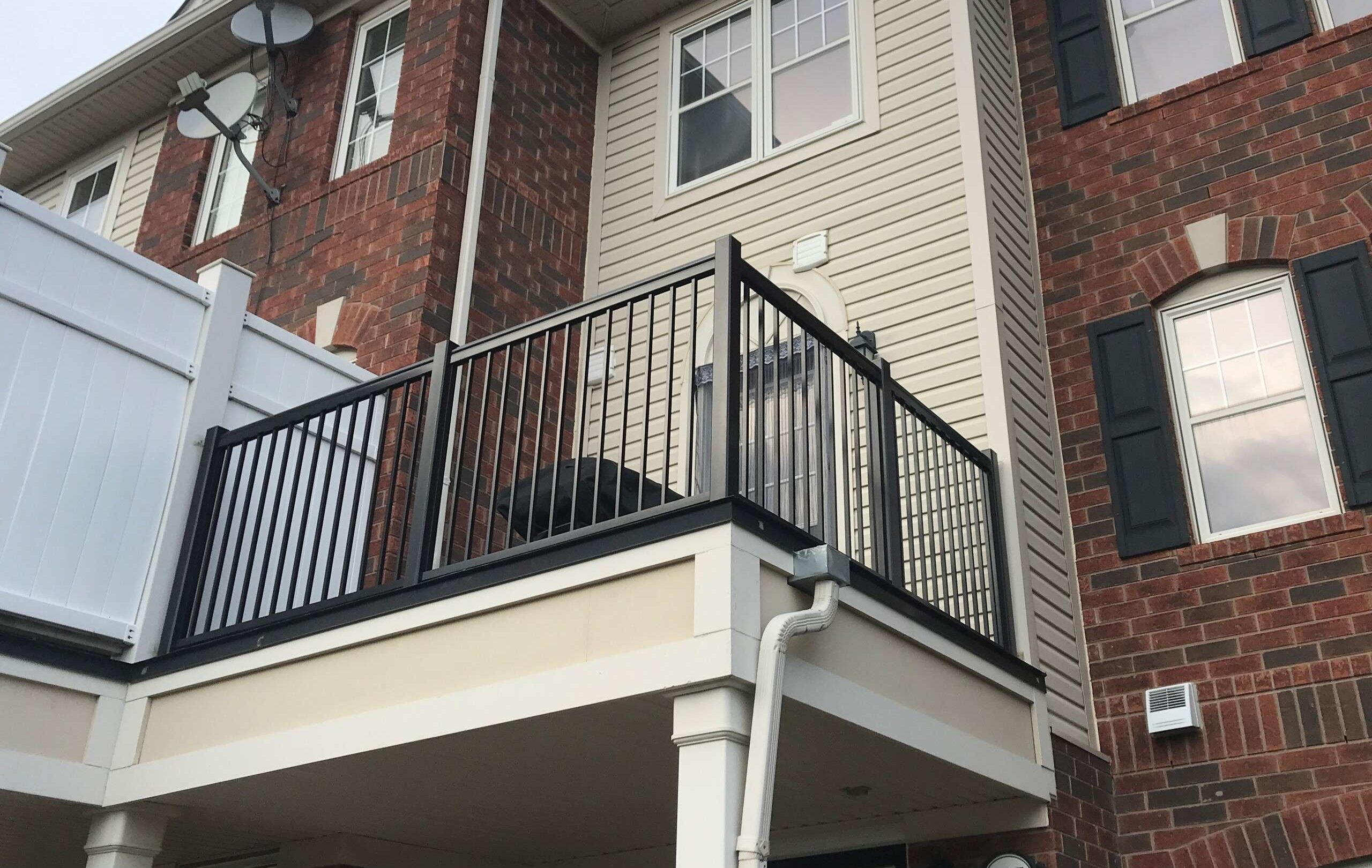 Aluminum Balcony Railings Custom Installation Waterloo