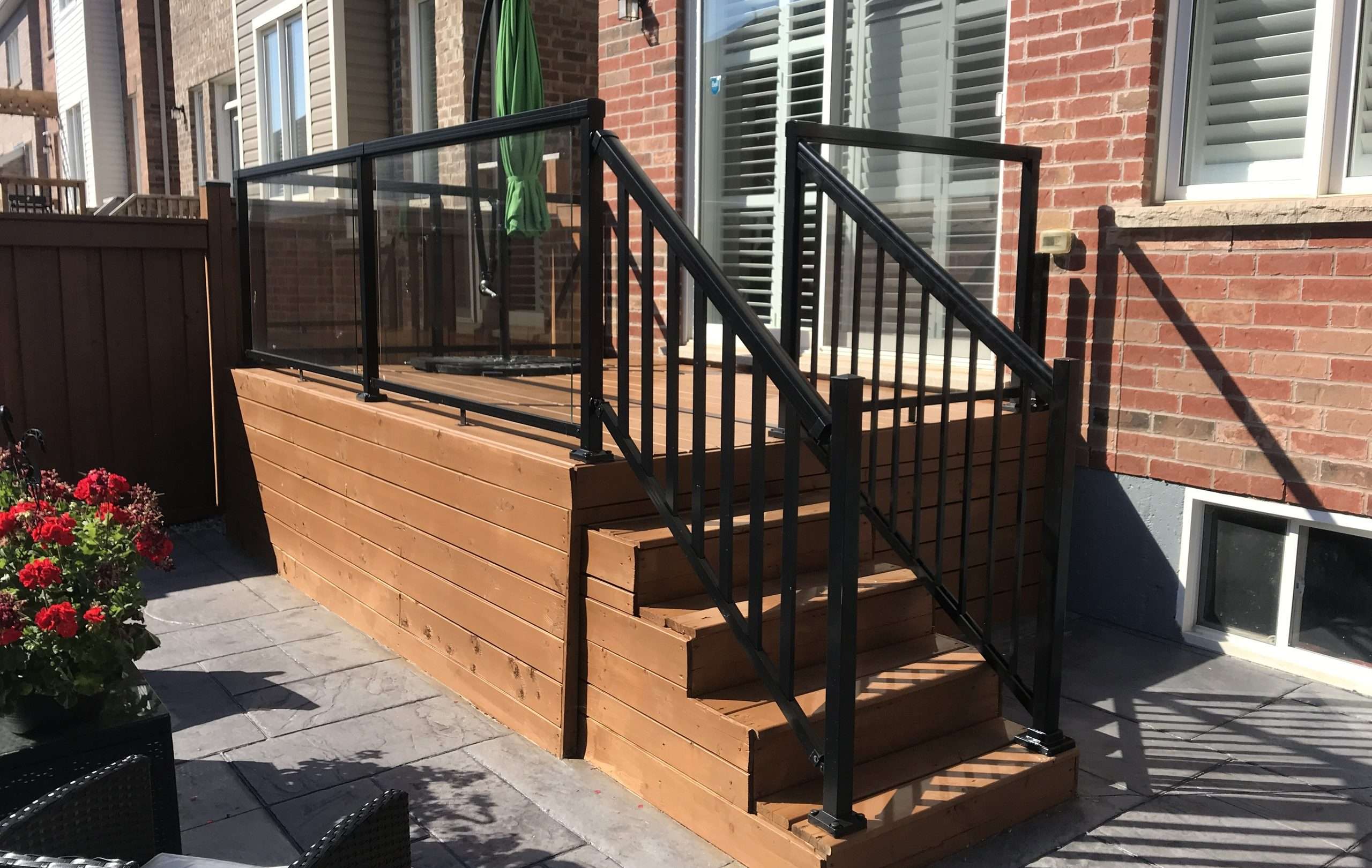 Aluminum Spindles Glass Deck Railings Installation Waterloo, ON